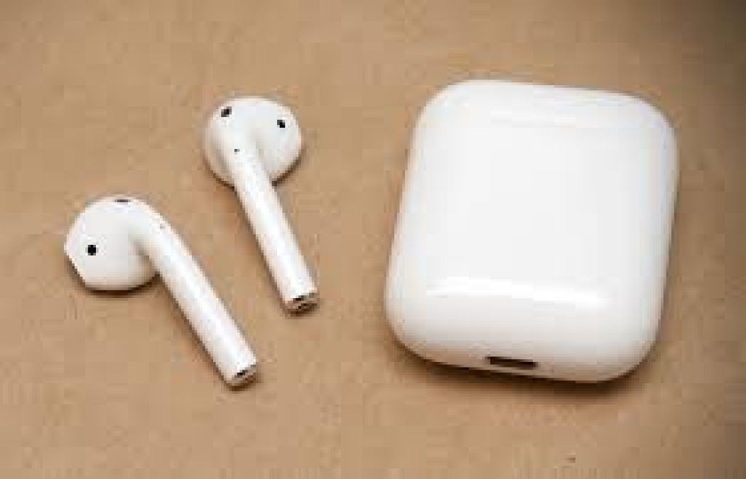 The young man swallowed the airpod, even inside the stomach it was turned on at work
