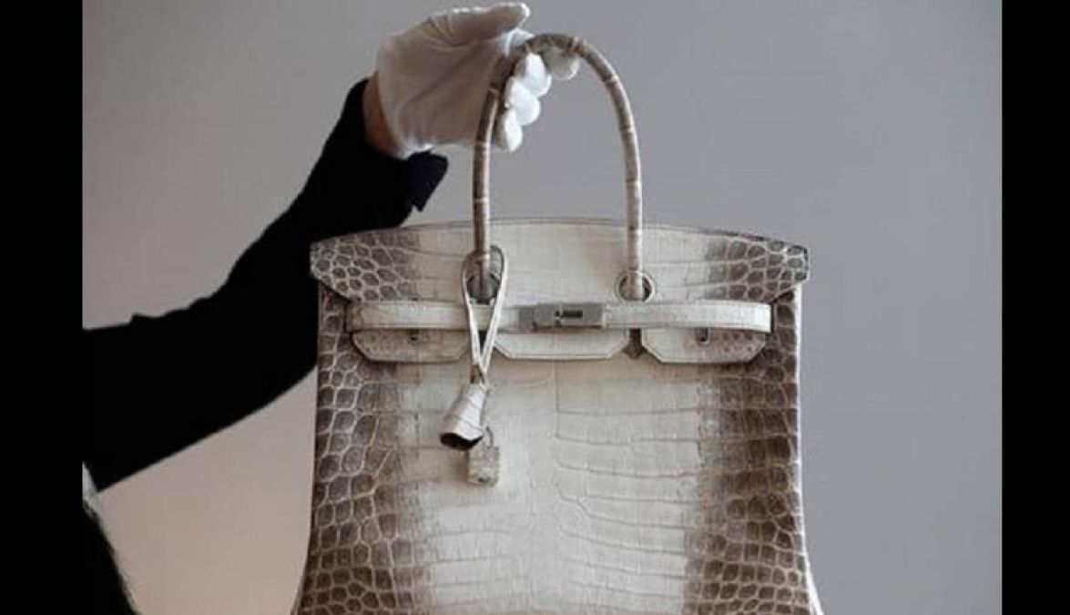 These slight-looking handbags sold in millions, know what special have in it
