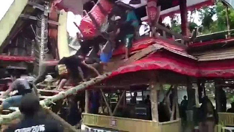 Video : मरने के बाद बेटे को भी साथ ले गयी माँ, ऐसा हुआ हादसा..