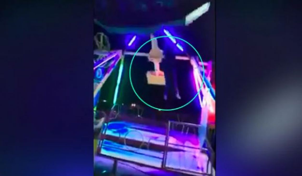 A Woman Fallen From Swing in Amusement Park, Watch Video