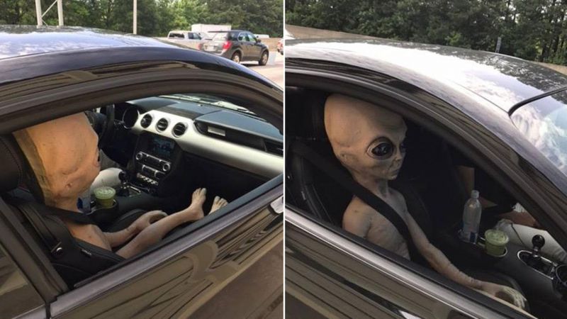 जॉर्जिया में कार में बैठा दिखा एलियन, वायरल हुई तस्वीर