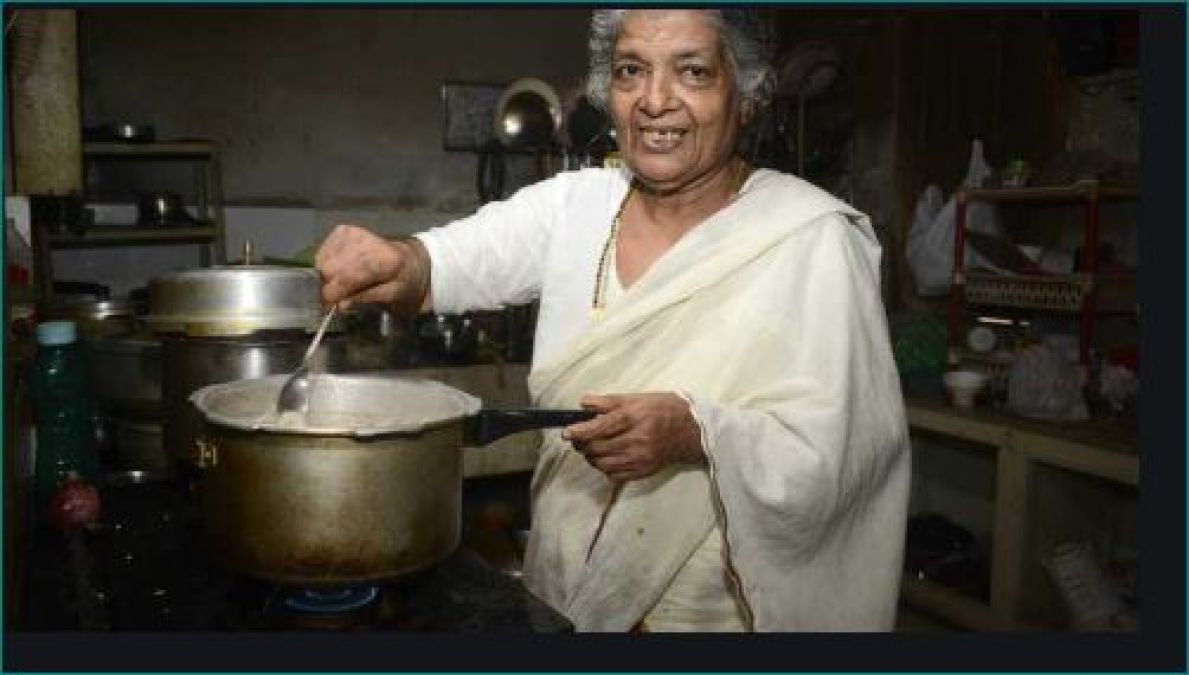 72-year-old Kerala woman has been providing food to people for years, read the inspiring story here