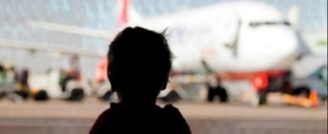 9 year old child went 1677 miles away from home hiding in flight and then...