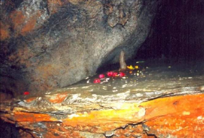 इस गुफा में आज भी मौजूद है भगवान गणेश का कटा हुआ सिर