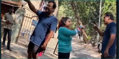 Young man and woman fought fiercely behind feeding dog, video went viral on social media