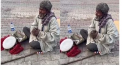VIDEO: Hearing the voice of beggar sitting on the road, everyone impressed