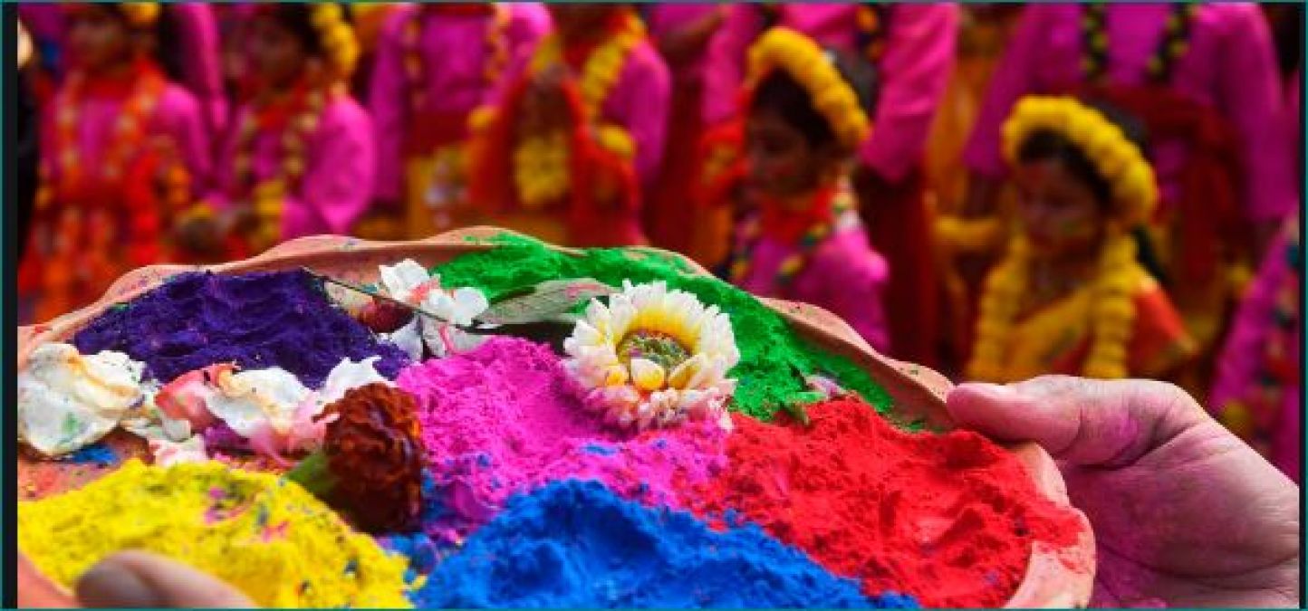 Know why Kharkhari village did not enjoy colors of Holi for 150 years