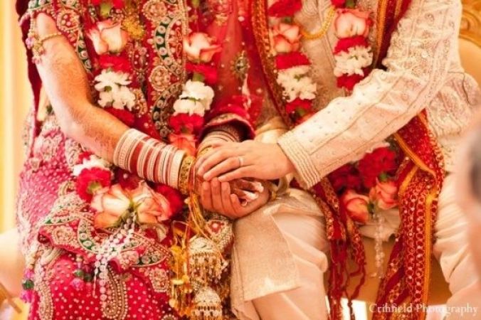 Bride reaches police station after seeing groom's face on suhagraat