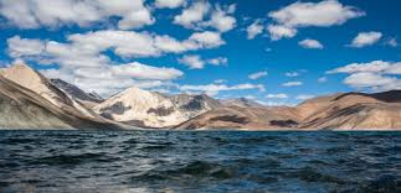 Pangong lake is an example of beautiful, know interesting facts