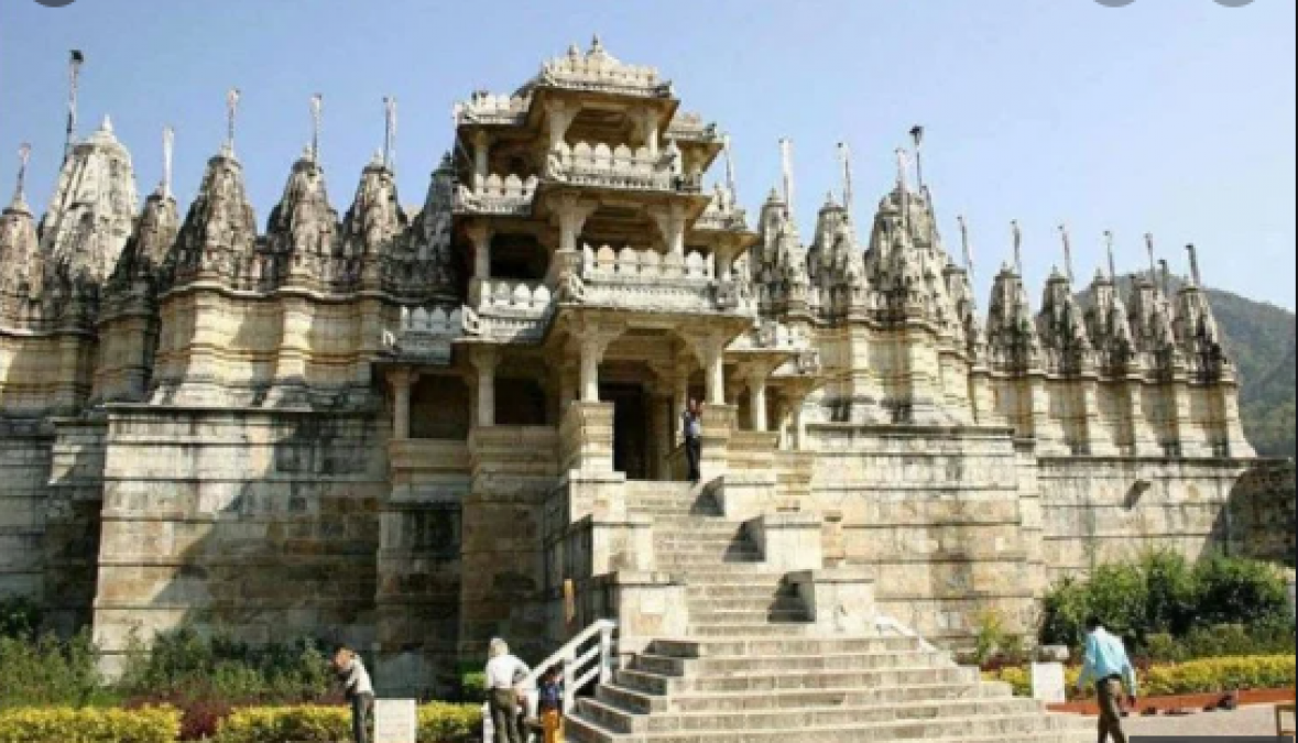 This beautiful temple possesses unmatched treasure of craft beauty