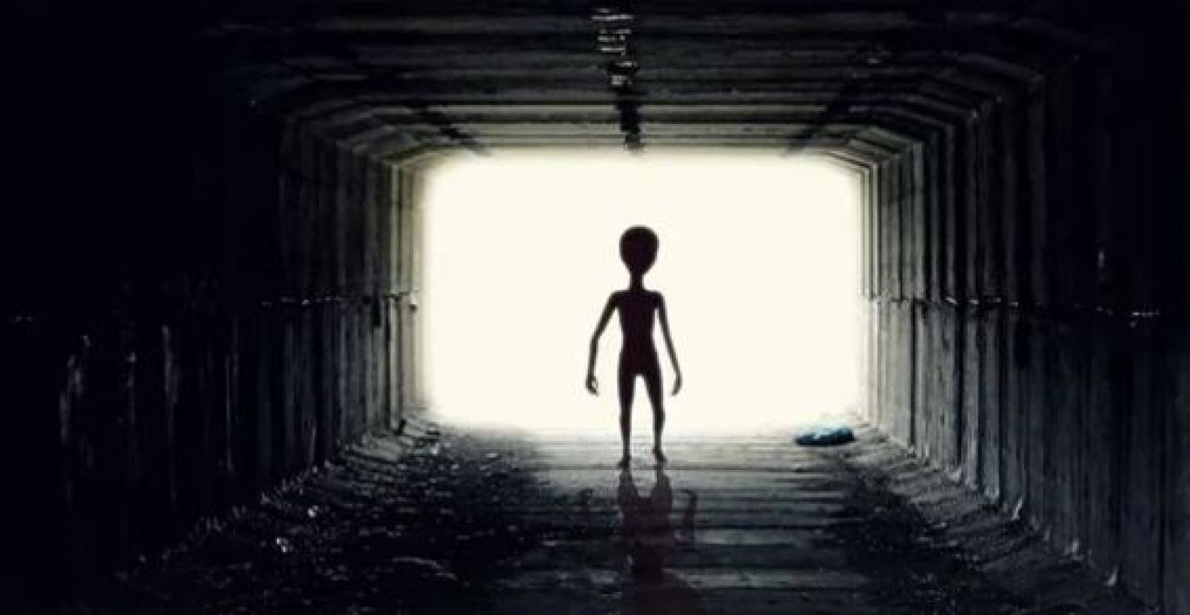 मंगल ग्रह पर मिला एलियन के घर का दरवाजा! तस्वीर देखकर उड़े लोगों के होश