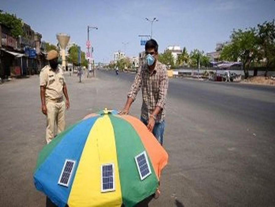 23-year-old boy makes unique umbrella for police personnel, See pics