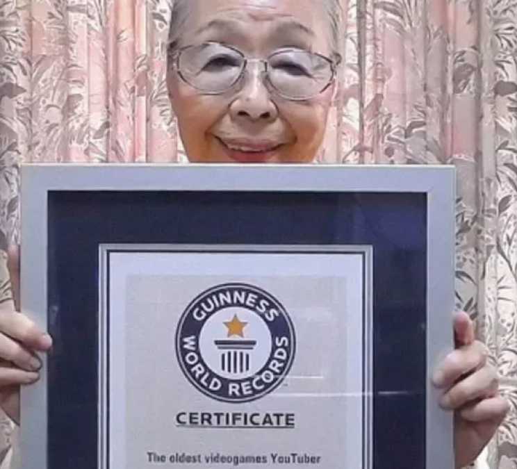 This 90-year-old grandmother is the oldest video gamer
