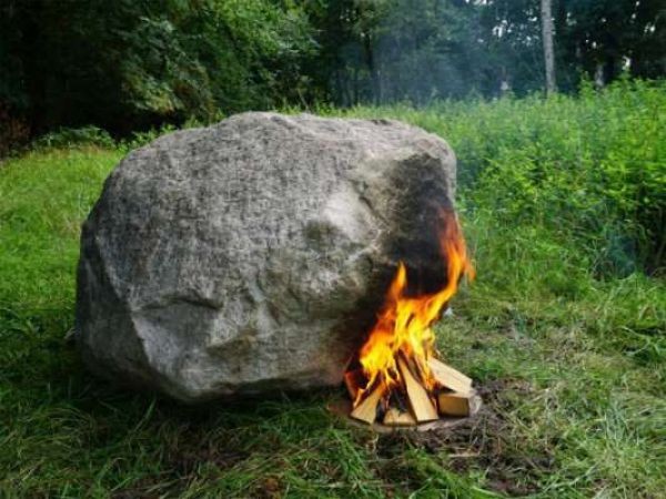 A stone in which WiFi signal is obtained by setting it on fire