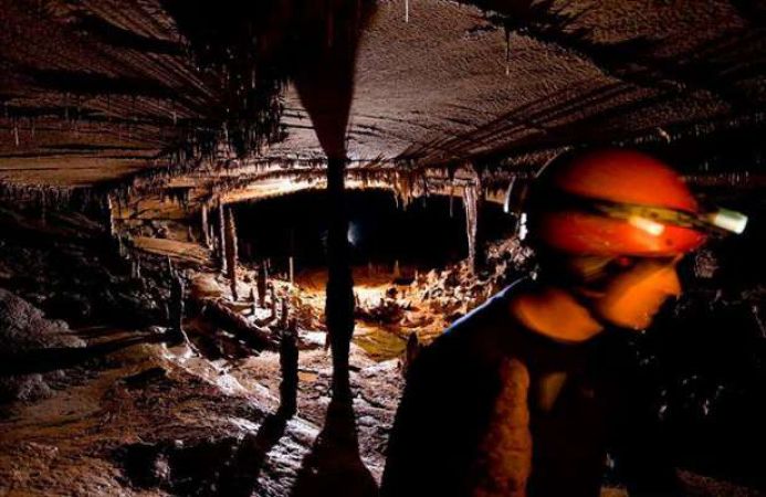 सबसे गहरी गुफाओं में से एक है Georgia की ये खतरनाक गुफा