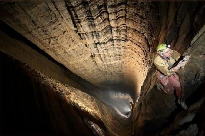 सबसे गहरी गुफाओं में से एक है Georgia की ये खतरनाक गुफा