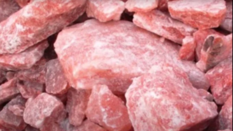 Does India really eat Pakistan's pink salt?