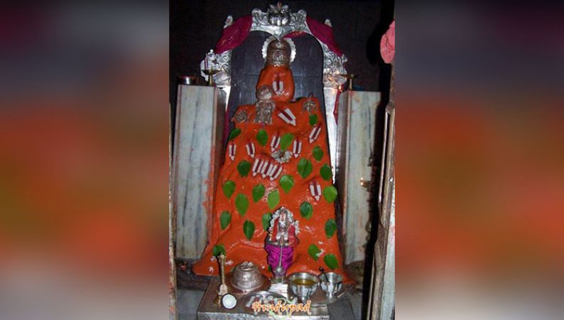 इस मंदिर में उतरा अपने आप भगवान हनुमान का चोला लोग कह रहें चमत्कार