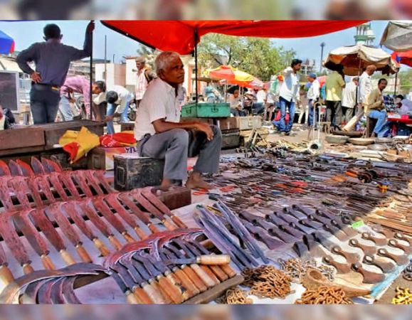 यहां मिलेगा राजा रजवाड़े का सामान सस्ते दरों पर