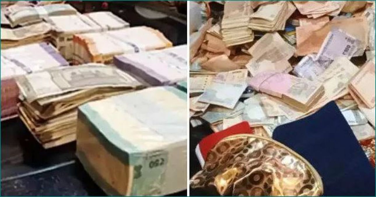 Family got bags filled with money and jewels worth Rs. 14 lakh on the roof