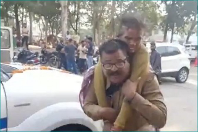 Madhya Pradesh Cop Wins Heart Who Carried Injured Woman On His Back, Watch Video