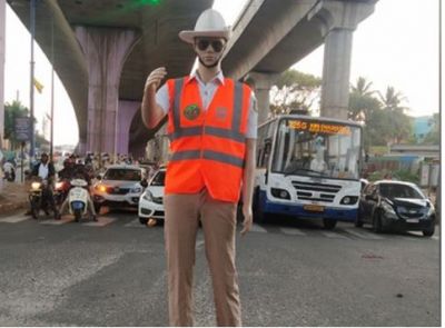 Unique initiative of Banglore Traffic Police, Deploy mannequins at signals