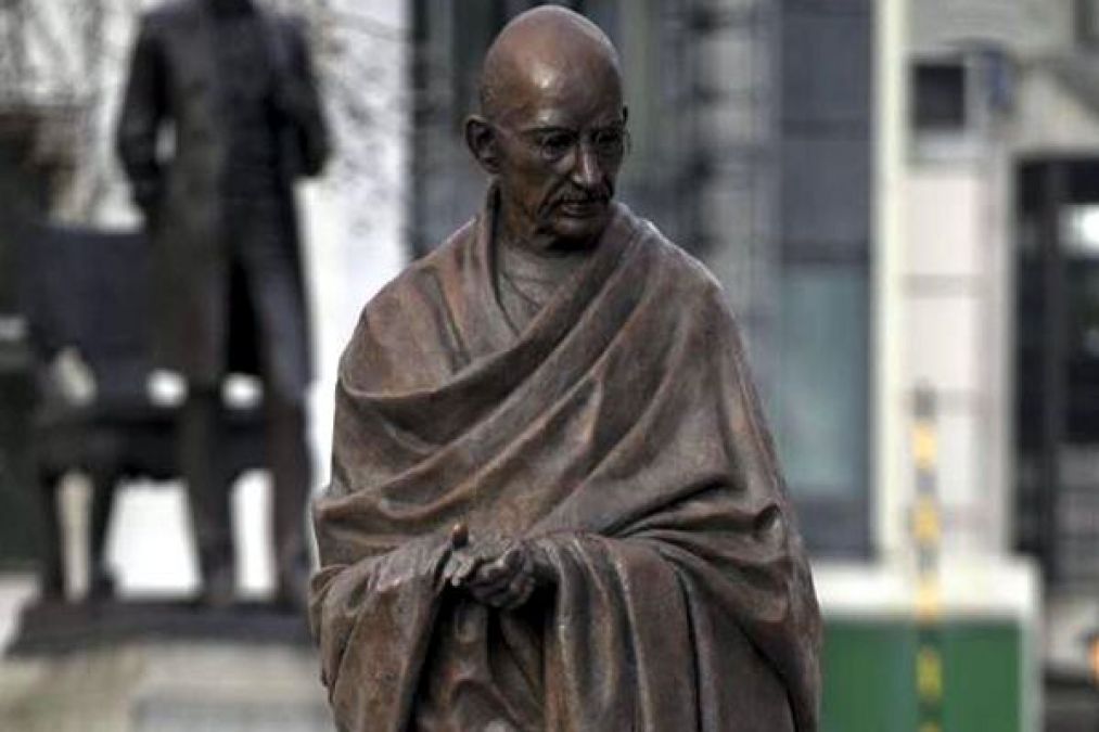 Mahatma Gandhi did a big job to help the earthquake victims of Bihar, sold this thing for Rs 5