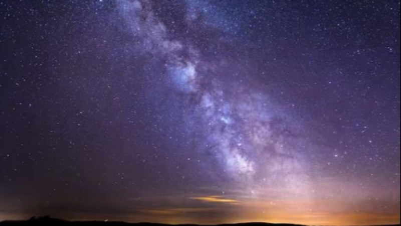 Why do so many stars appear in the Milky Way simultaneously?