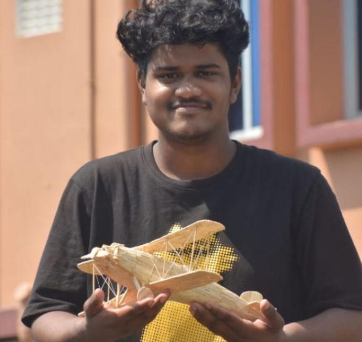 In 5 days, this man built a unique aircraft with 1360 matchsticks