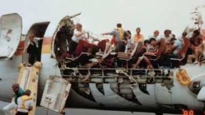 The roof of the plane flew at an altitude of 24 thousand feet, then how did the lives of people survive?