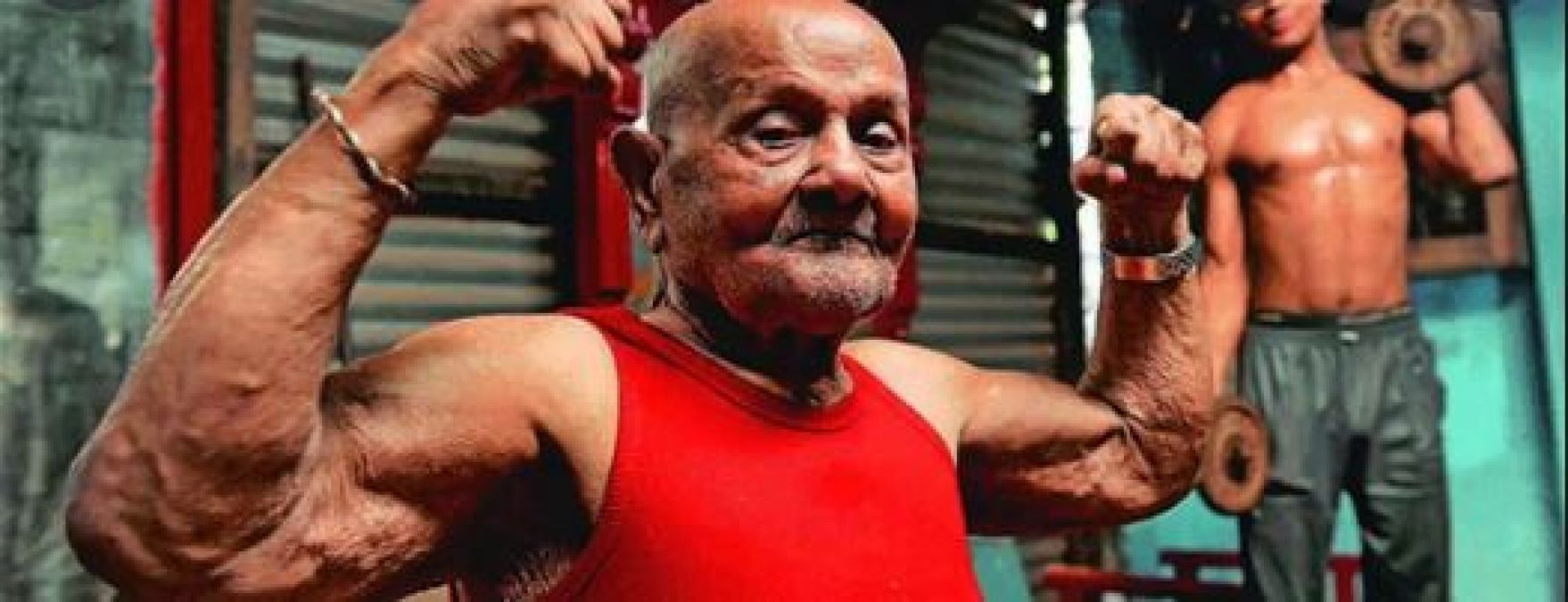 At the age of 90, this old man made his body solid in jail