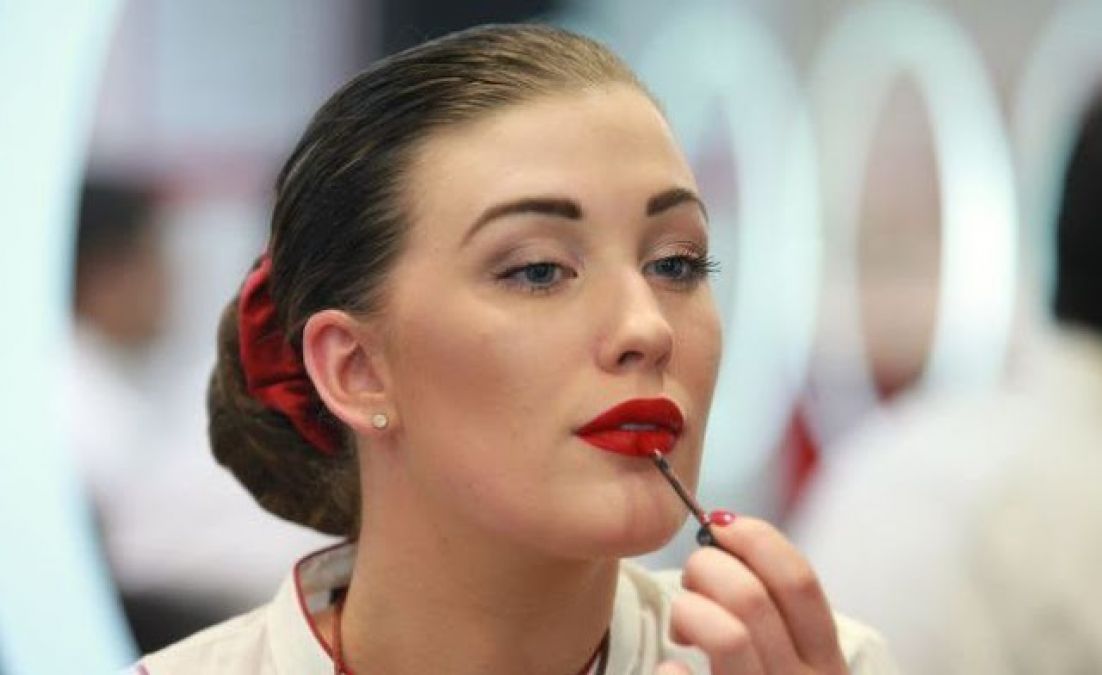 Airhostess does special makeup for VIP people, Know these things