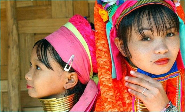 Thailand's long-necked women tribe hit by COVID19