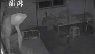 पुलिस से बचने के लिए चोर ने Toilet पेपर से ढंका अपना चेहरा, देखिये विडियो