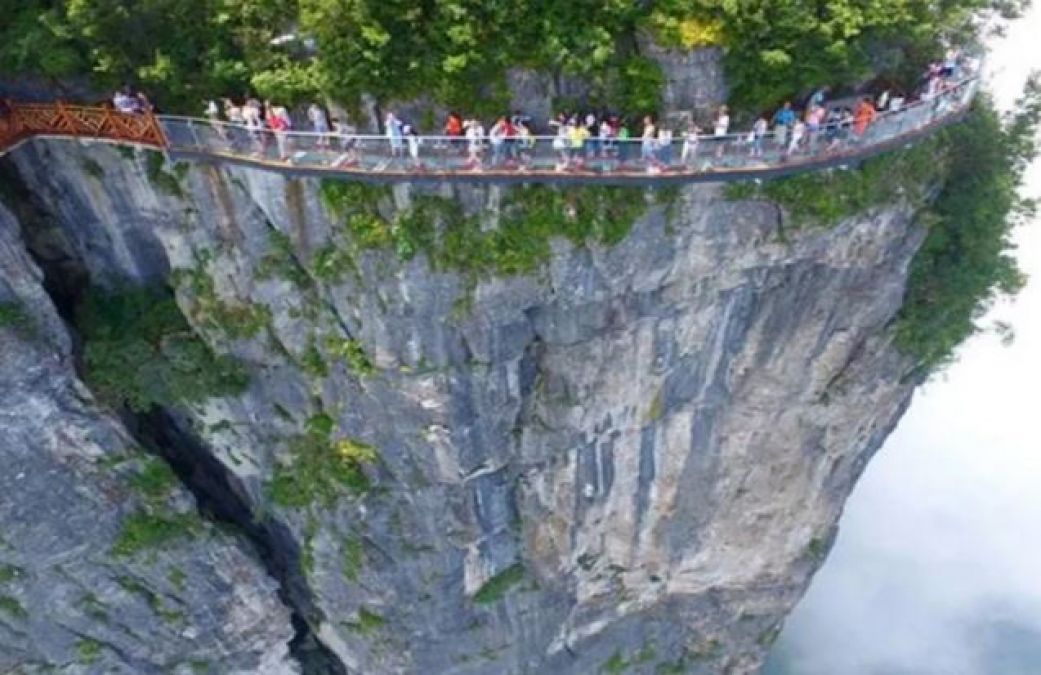 This is the world's most dangerous bridge, whose pictures will only create fear in you