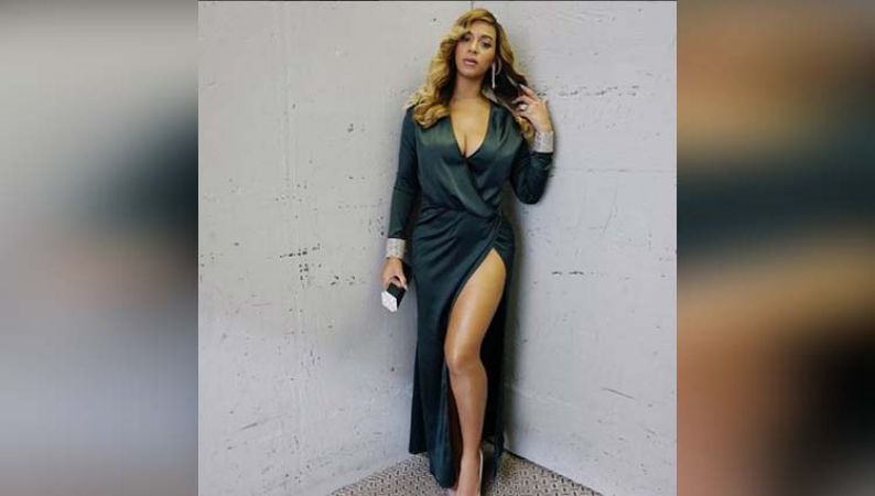 Twins होने के बाद पहली बार रेड कारपेट पर नज़र आयी पॉप सिंगर Beyonce