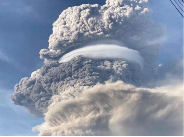 विंसेंट में ज्वालामुखी विस्फोट से बढ़ी आम जनता और अधिकारियों की परेशानी
