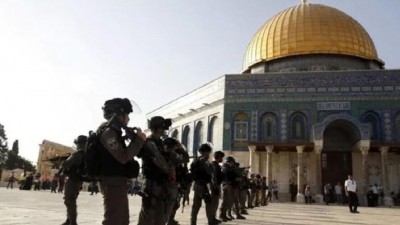 रमजान के महीने में अल अक्सा मस्जिद में खुनी संघर्ष,  67 फिलिस्तीनी घायल