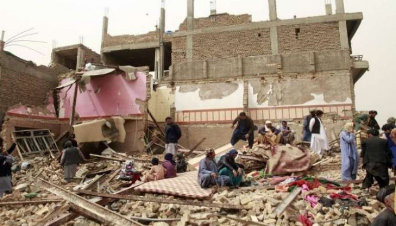 Schools located in Shia-dominated areas shook by three consecutive bomb blasts, many injured