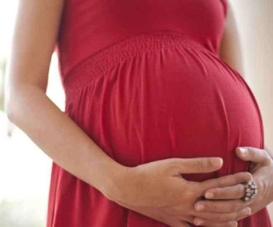 कोरोना वायरस और बढ़ती भुखमरी से गर्भवती ने तोड़ दिया दम