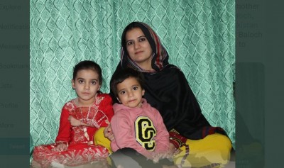 A woman wearing a burqa blew herself up with a bomb, 4 died.. The mother of two children was 'Shari Baloch'