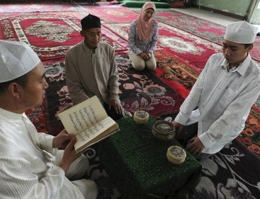 चीन में मुस्लिमों की हालत खराब, मिटाए जा रहे इस्लामिक सिंबल, तोड़ी जा रही मस्जिदें