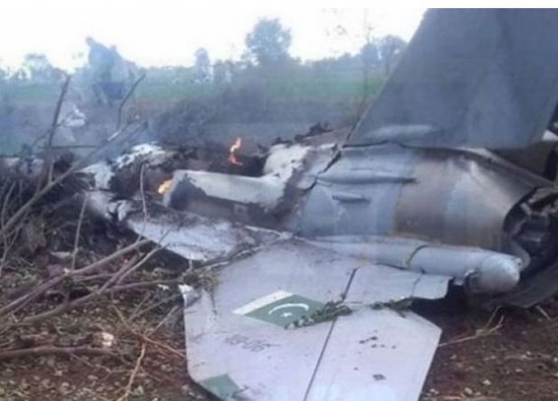 पाकिस्तानी एयरफोर्स का फाइटर जेट क्रैश, ट्रेनिंग मिशन के दौरान हुआ हादसा