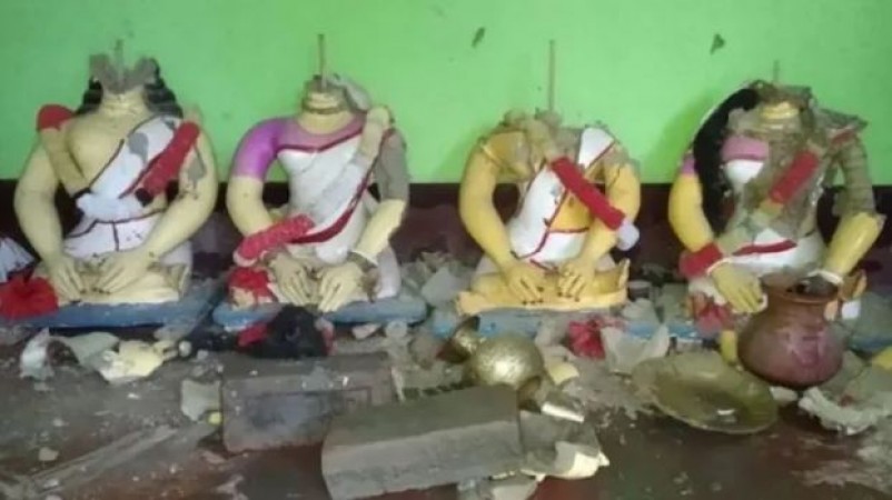 मुस्लिम भीड़ ने मंदिर में घुसकर मूर्तियां तोड़ी, हिन्दुओं के कई घर-दुकानों को लूटा