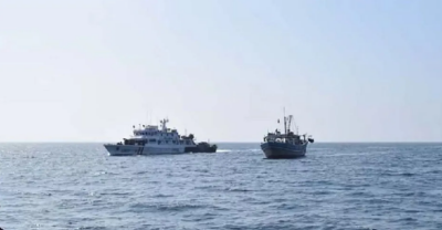 अरब सागर में पलटा भारतीय जहाज, पाकिस्तानी नौसेना ने दी खबर