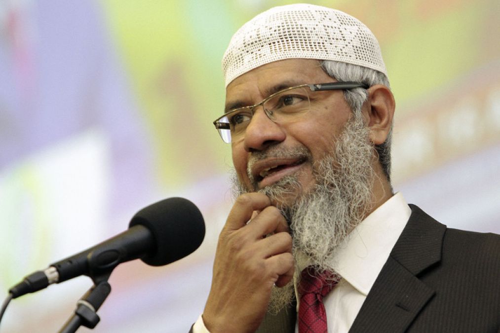भगोड़े इस्लामिक धर्मगुरु जाकिर नाइक की मुश्किलें बढ़ीं, पूरे मलेशिया में नहीं दे सकेगा उपदेश