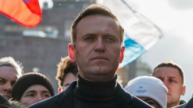 पुतिन के मुखर आलोचक Alexei Navalny कोमा में, दिया गया था जहर