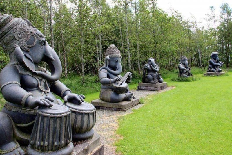 आयरलैण्ड के पार्क में दिखी गणपति बाप्पा की अद्भुत प्रतिमा