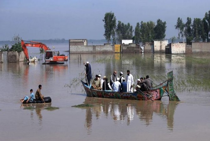 Pakistan: Torrential rains kills 125 people including 53 children