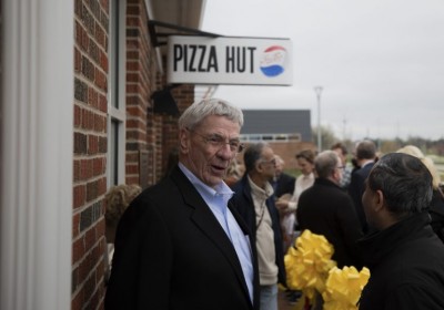 Pizza Hut co-founder Frank Carney passes away, had borrowed $ 600 from his mother for business